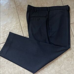 Roundtree & Yorke Black Dress Pants with Striped Lining